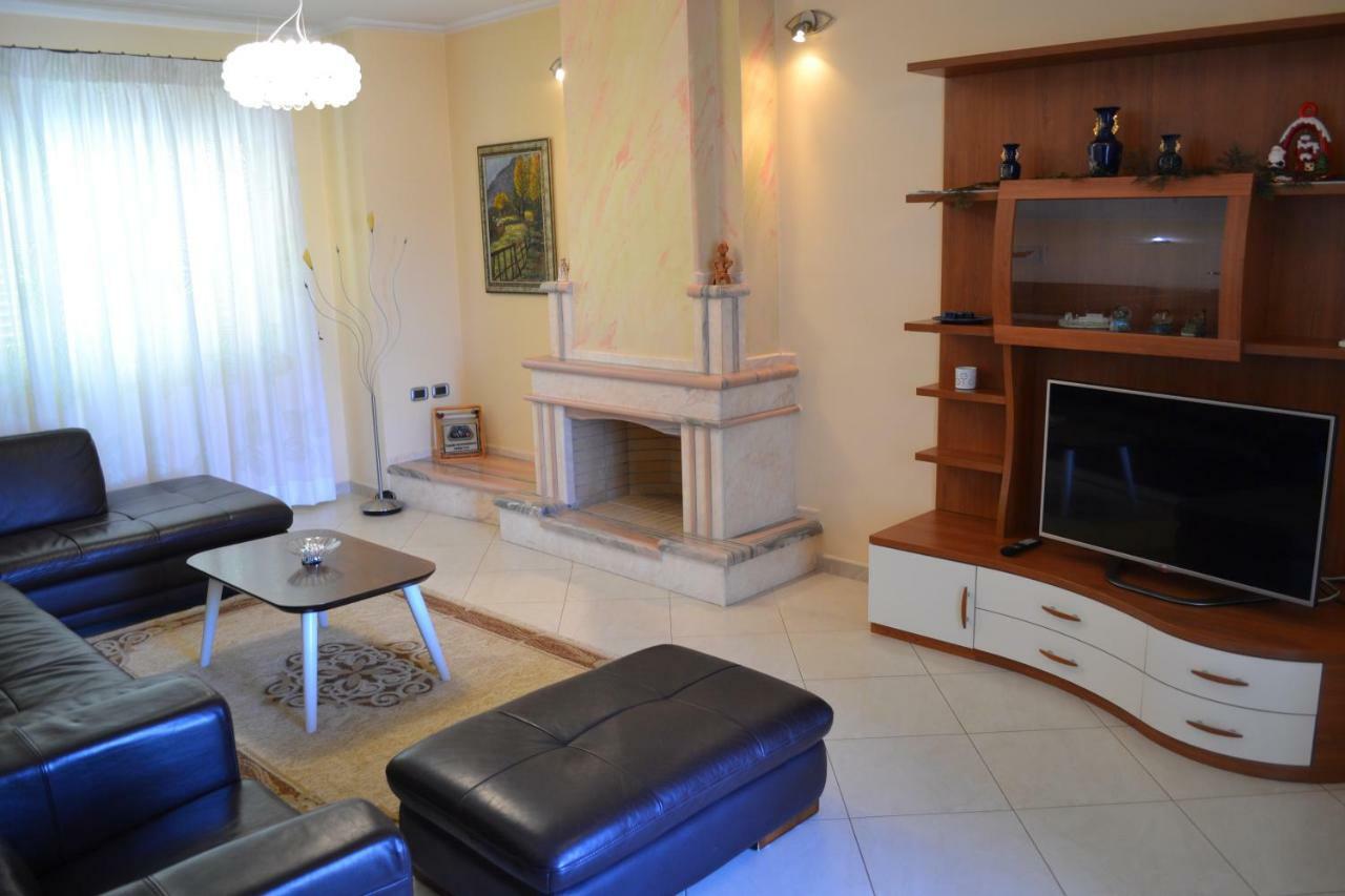 Penthouse Terrace 4 Bedrooms Apartment Vlorë Exterior foto